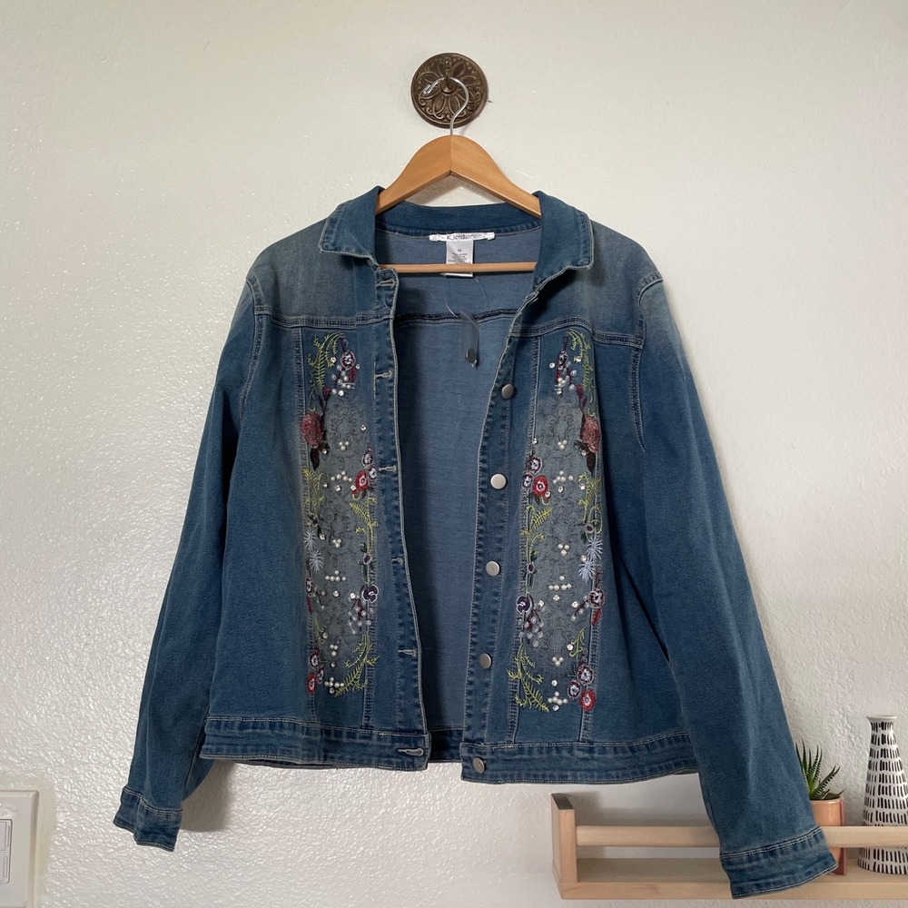K.Jordan Women Floral Embroidered Pearl Denim Jacket Medium Wash Blue 1X - Picture 7 of 7